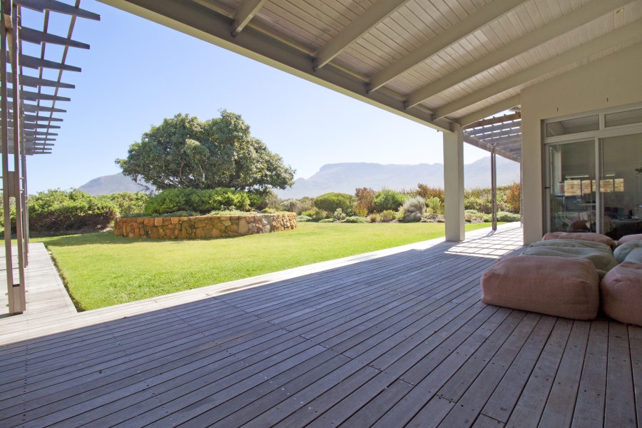 4 Bedroom Property for Sale in Lake Michelle Western Cape